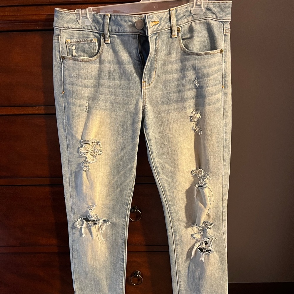 American Eagle Outfitters Distressed Skinny Jean